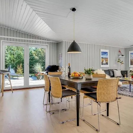Stunning In With 3 Bedrooms And Wifi