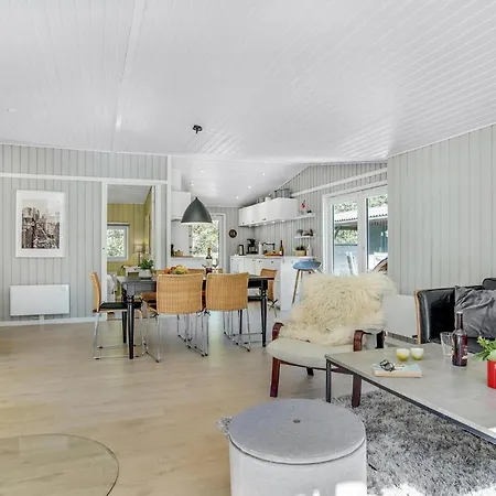 Stunning In With 3 Bedrooms And Wifi Casa vacanze Pandrup