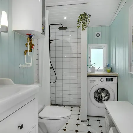 Casa vacanze Stunning In With 3 Bedrooms And Wifi *